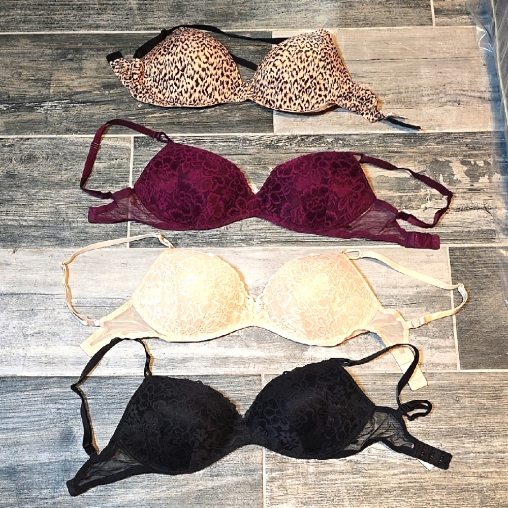 Bundle Of 32DDD VS Bras (Wireless PUSHUP)